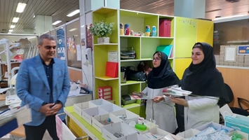 تجلیل از پرسنل درمانی دانشکده دندانپزشکی به مناسبت میلاد حضرت زینب کبری (س) و گرامیداشت روز پرست